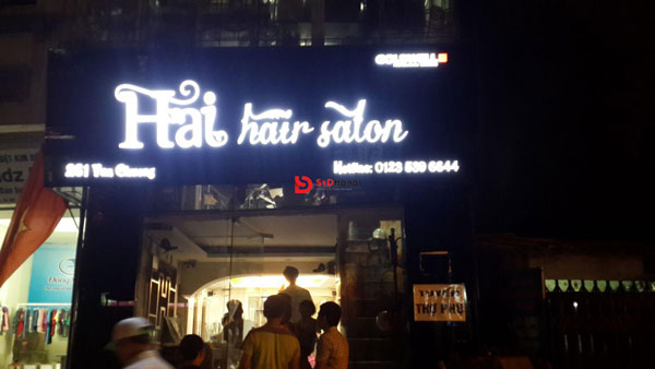 Kinh nghiệm làm biển quảng cáo salon tóc hút khách