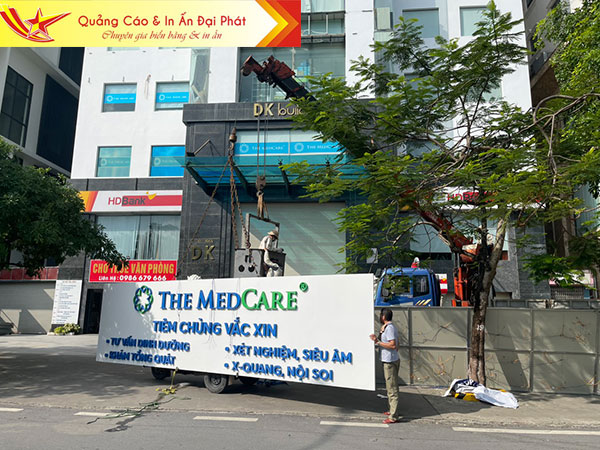 Biển quảng cáo The Medcare Lê Hồng Phong