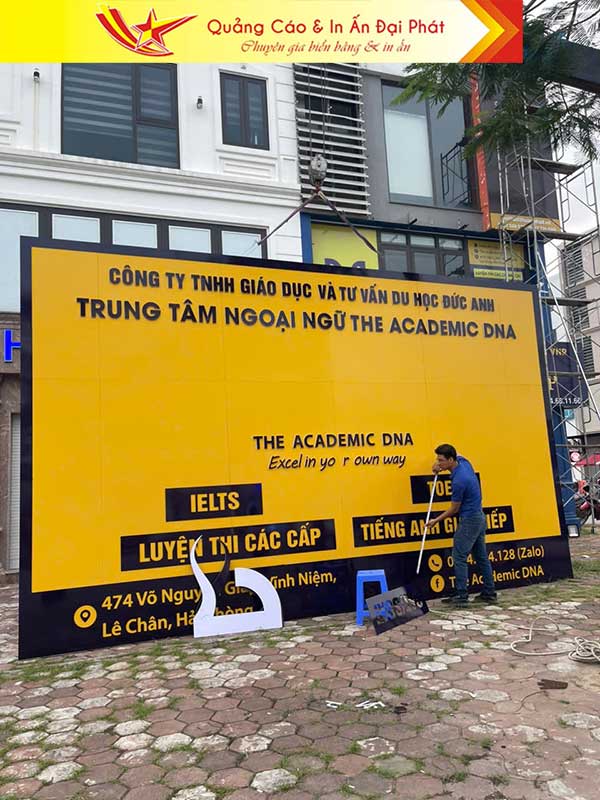 Thi công biển trung tâm ngoại ngữ The Academic DNA